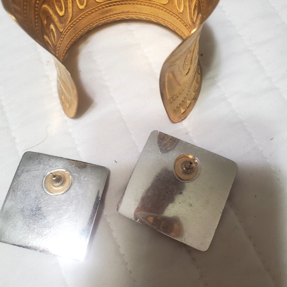 Jewelry - Picture 3 of 4
